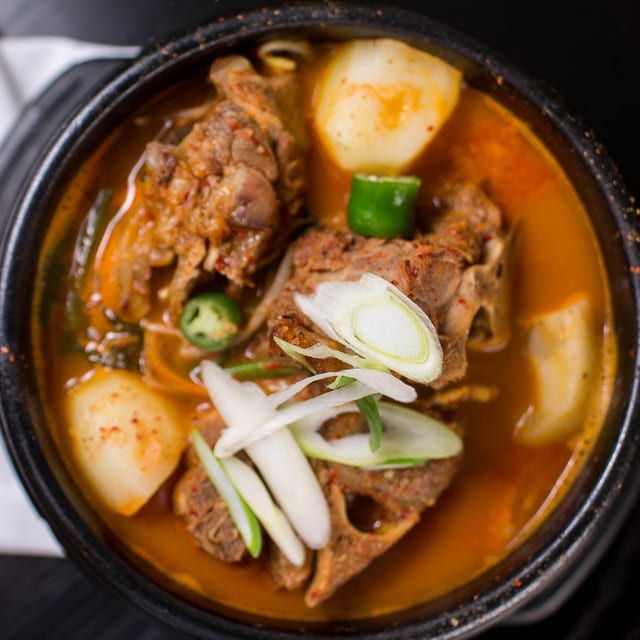 Gamjatang / 감자탕.